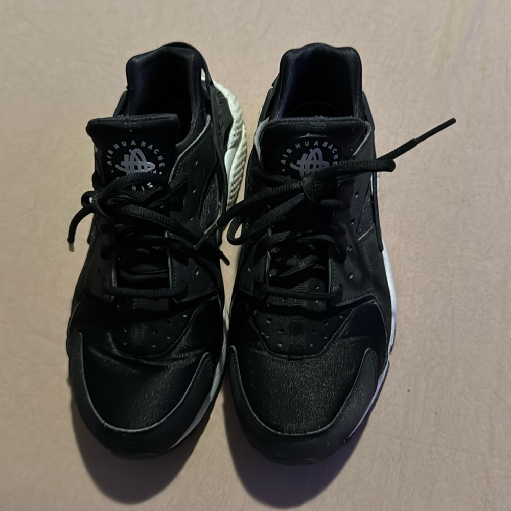 Nike Air Huarache. Size 9.